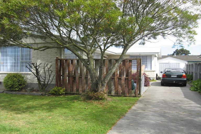Photo of property in 8 Sturrocks Road, Redwood, Christchurch, 8051