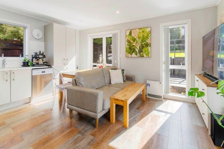 Photo of property in 44 Gosford Drive, Botany Downs, Auckland, 2010