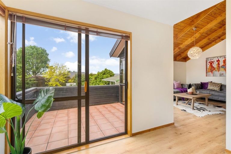 Photo of property in 2/56 Galaxy Drive, Mairangi Bay, Auckland, 0630