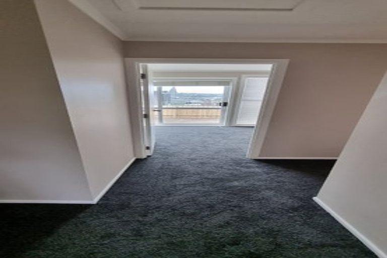 Photo of property in 124 Browns Bay Road, Rothesay Bay, Auckland, 0630