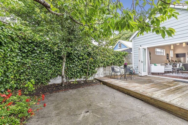 Photo of property in 121 Aro Street, Aro Valley, Wellington, 6021