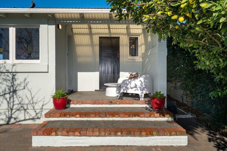 Photo of property in 9 Kinross White Street, Napier South, Napier, 4110