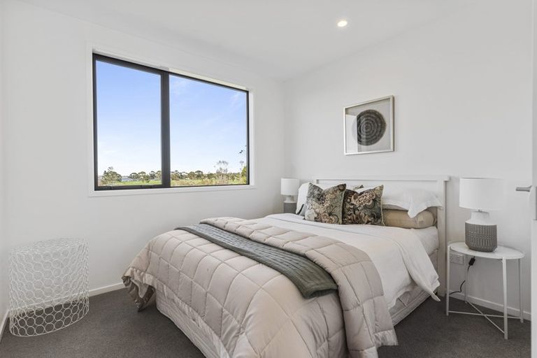 Photo of property in 11 Rita Meredith Road, Wai O Taiki Bay, Auckland, 1072