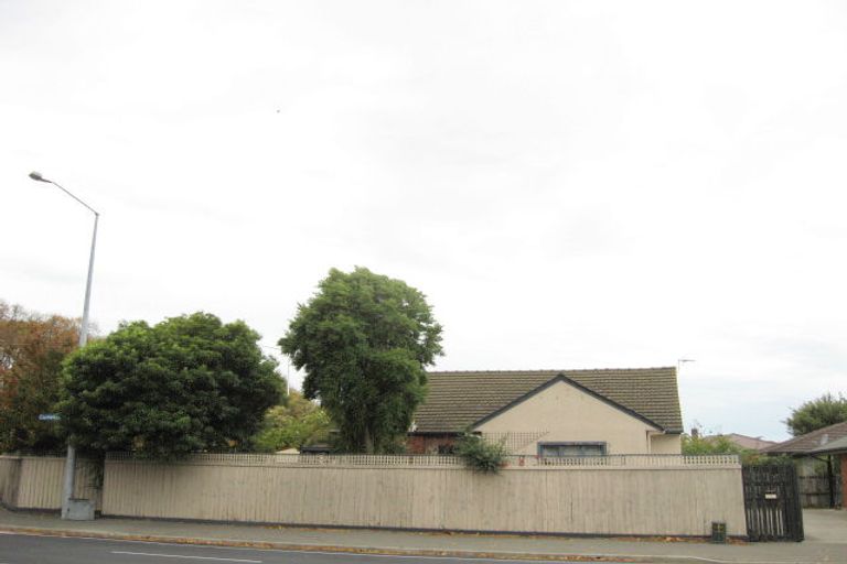 Photo of property in 33 Main South Road, Sockburn, Christchurch, 8042