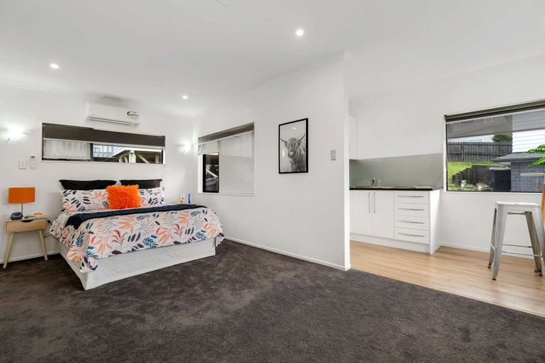 Photo of property in 12 San Casello Rise, Henderson, Auckland, 0612