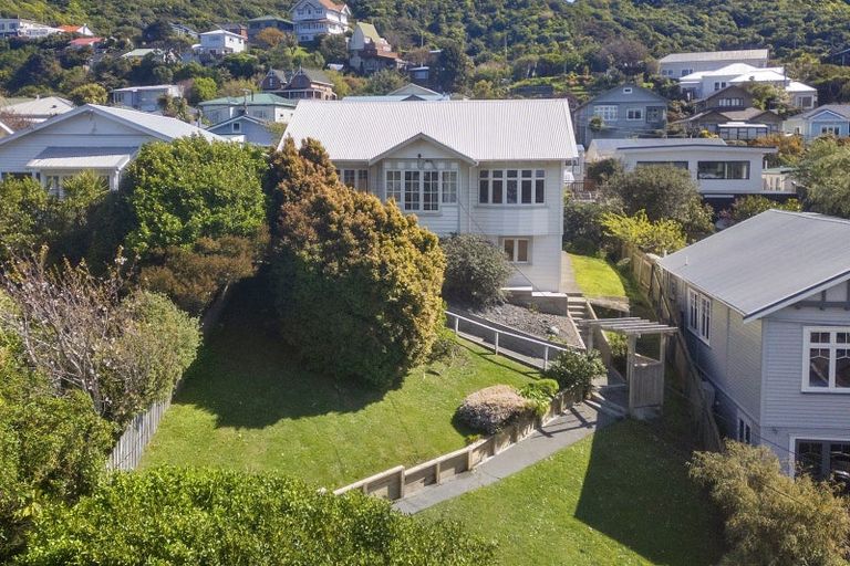Photo of property in 22 Waikato Street, Island Bay, Wellington, 6023