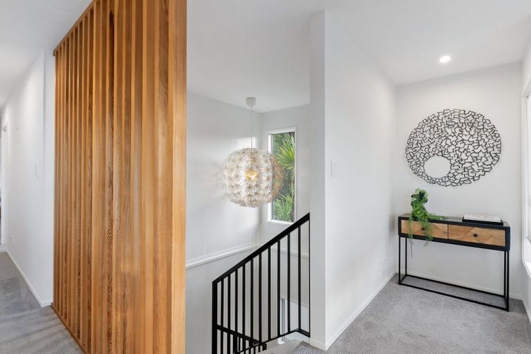 Photo of property in 1/98 Park Rise, Campbells Bay, Auckland, 0630
