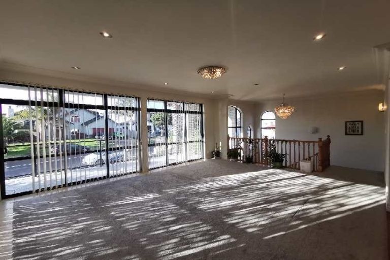 Photo of property in 46 Waimanu Bay Drive, Te Atatu Peninsula, Auckland, 0610
