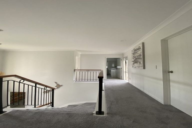 Photo of property in 4 English Oak Drive, Schnapper Rock, Auckland, 0632