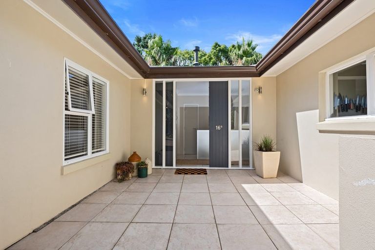 Photo of property in 16b Maunganui Road, Birkenhead, Auckland, 0626