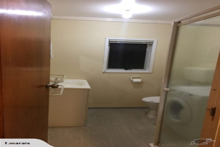 Photo of property in 17 Robbies Road, Shelly Park, Auckland, 2014