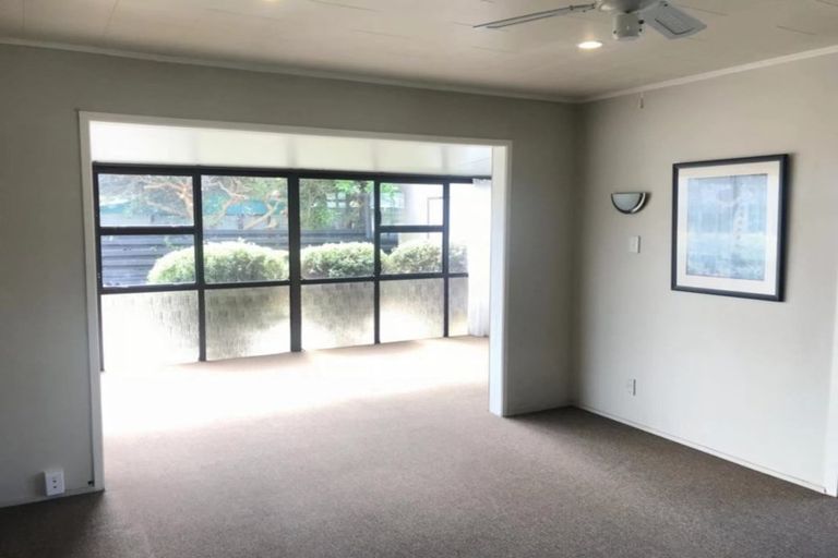 Photo of property in 28 Casuarina Road, Half Moon Bay, Auckland, 2012