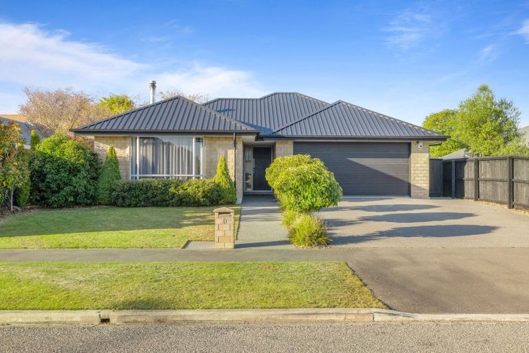 Photo of property in 33 Broadhaven Avenue, Parklands, Christchurch, 8083