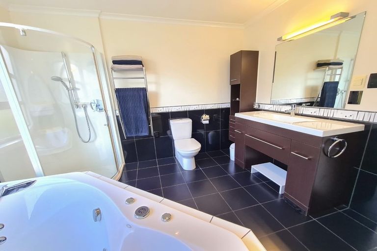 Photo of property in 74 Amesbury Drive, Churton Park, Wellington, 6037