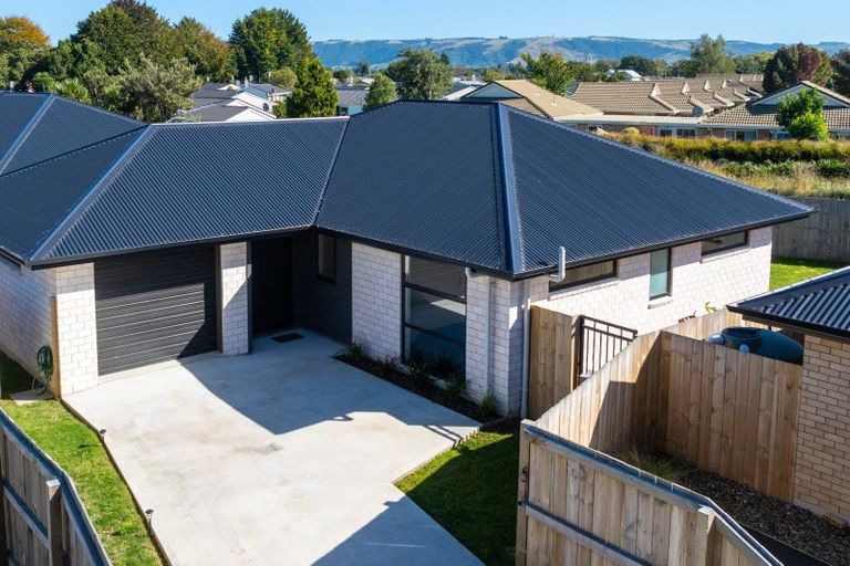 Photo of property in 100 Hagart-alexander Drive, Mosgiel, 9024