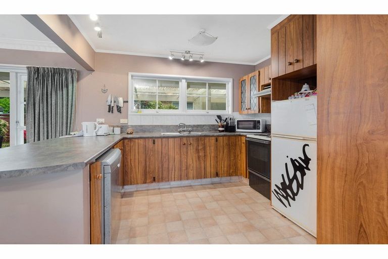 Photo of property in 1 Totaravale Street, Pukehangi, Rotorua, 3015