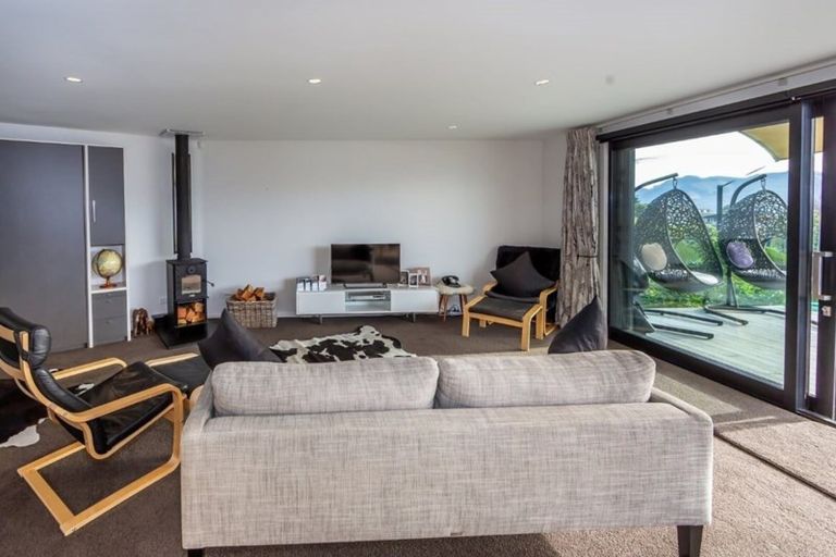 Photo of property in 8 Ngatea Road, Diamond Harbour, Lyttelton, 8971