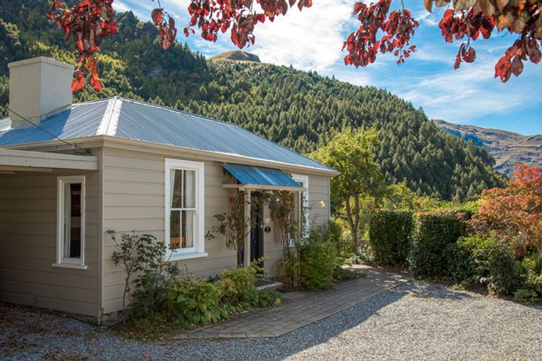 Photo of property in 5 Caernarvon Street, Arrowtown, 9302