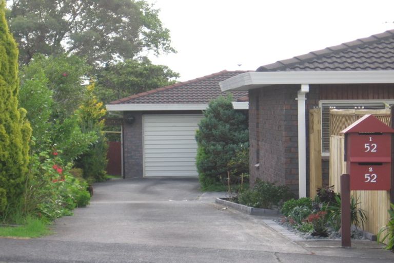 Photo of property in 2/52 Mcleod Road, Te Atatu South, Auckland, 0610