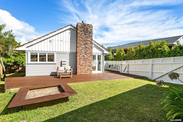 Photo of property in 1/472 East Coast Road, Windsor Park, Auckland, 0630
