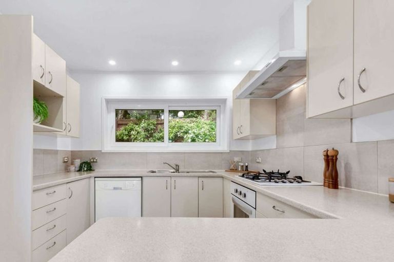 Photo of property in 1/48 Highland Park Drive, Highland Park, Auckland, 2010