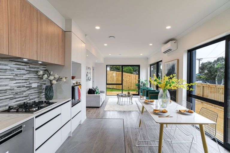 Photo of property in 61a Hillcrest Road, Papatoetoe, Auckland, 2025