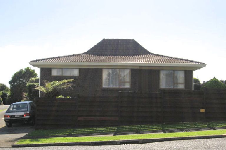 Photo of property in 30a Highland Park Drive, Highland Park, Auckland, 2010