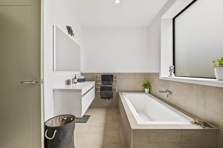 Photo of property in 16a Links Drive, Waiwhakaiho, New Plymouth, 4312