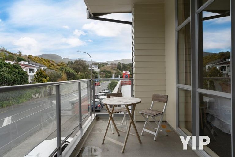 Photo of property in 3/20 Main Road, Tawa, Wellington, 5028