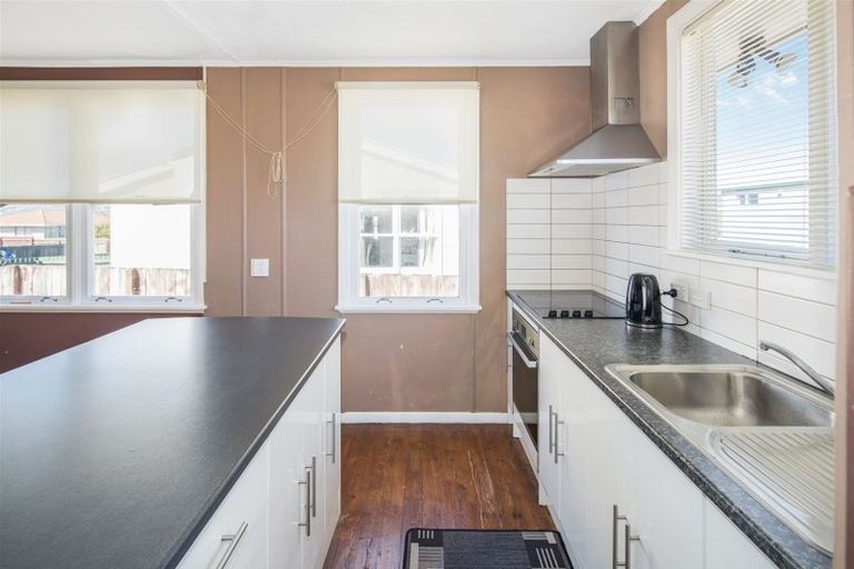 Photo of property in 59 Whanga Crescent, Titahi Bay, Porirua, 5022