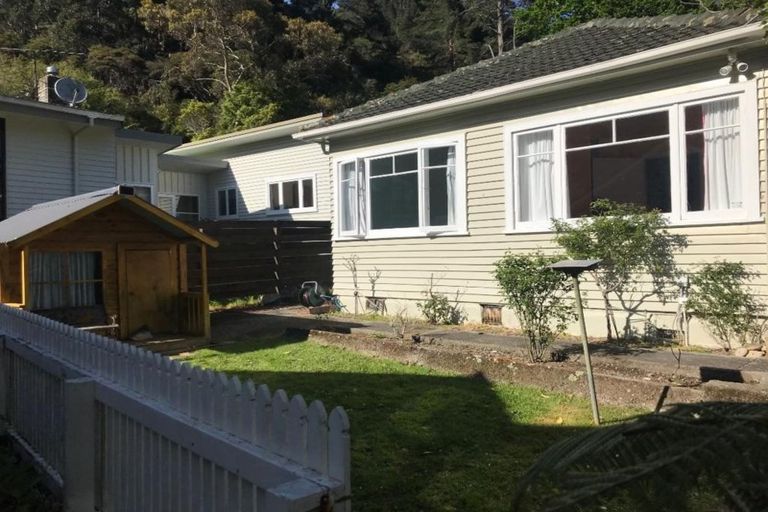 Photo of property in 97a Norton Park Grove, Waterloo, Lower Hutt, 5011