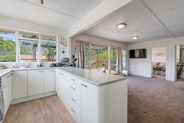 Photo of property in 1/50 Kaipatiki Road, Glenfield, Auckland, 0629