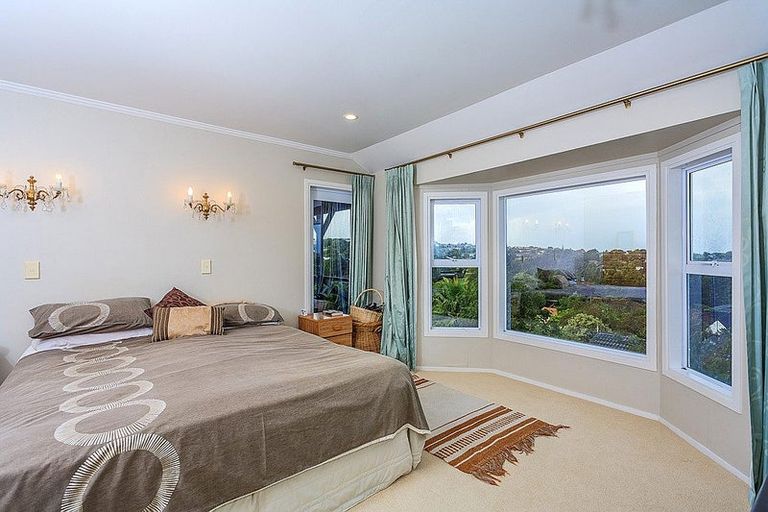 Photo of property in 50 Balmain Road, Chatswood, Auckland, 0626