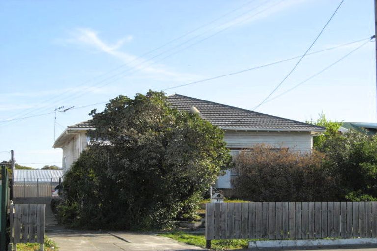Photo of property in 37 Carlton Avenue, Gonville, Whanganui, 4501
