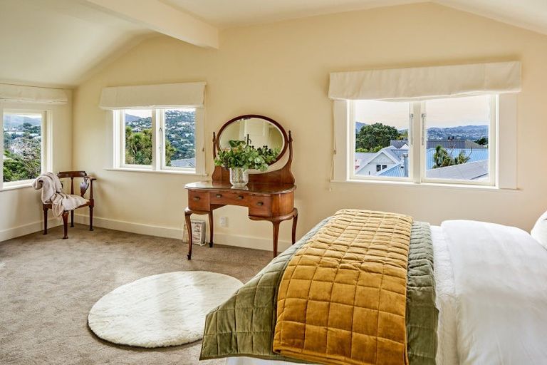 Photo of property in 52 Central Terrace, Kelburn, Wellington, 6012