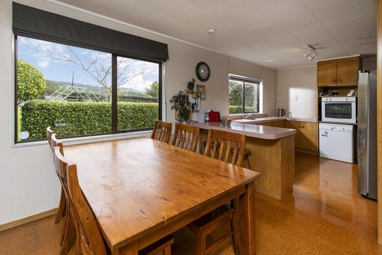 Photo of property in 1187 Peak Road, Helensville, 0875