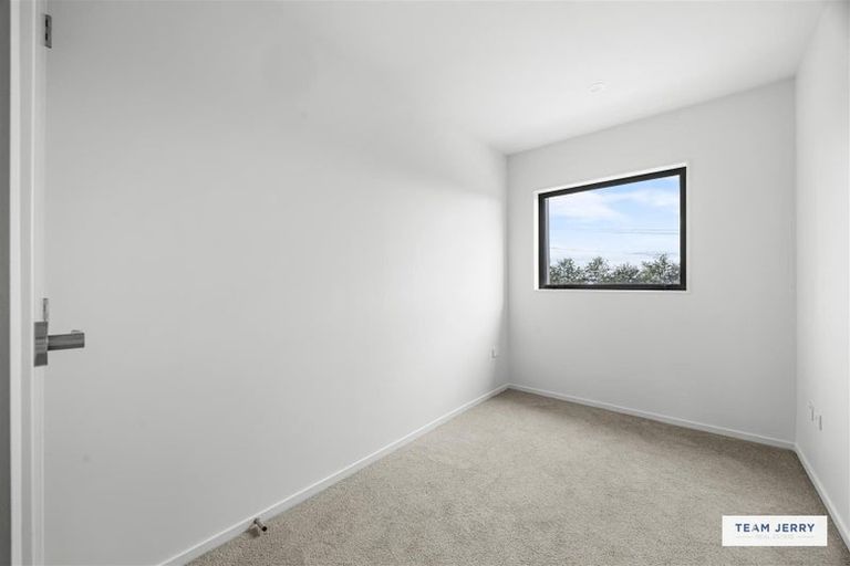 Photo of property in 137 Grove Road, Papakura, 2110