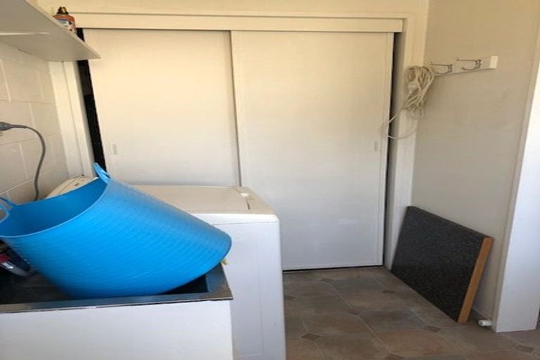 Photo of property in 1-3/554 Ruahine Street, Hokowhitu, Palmerston North, 4410