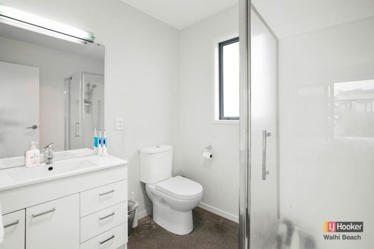 Photo of property in 15 Browns Drive, Waihi Beach, 3611