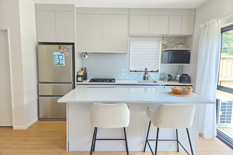 Photo of property in 5/30a Tirimoana Road, Te Atatu South, Auckland, 0602