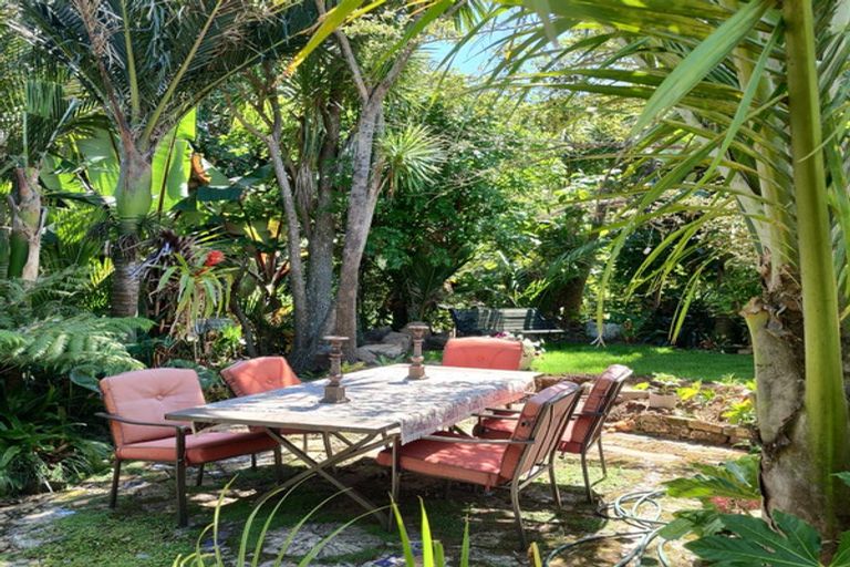 Photo of property in 15 Puriri Place, Tuateawa, Coromandel, 3583