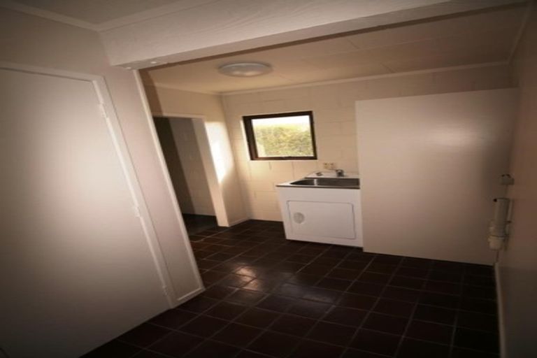 Photo of property in 42 Roberts Road, Te Atatu South, Auckland, 0610