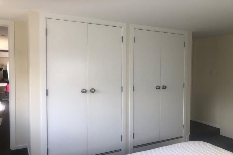 Photo of property in 12 Glendawn Place, Bayview, Auckland, 0629