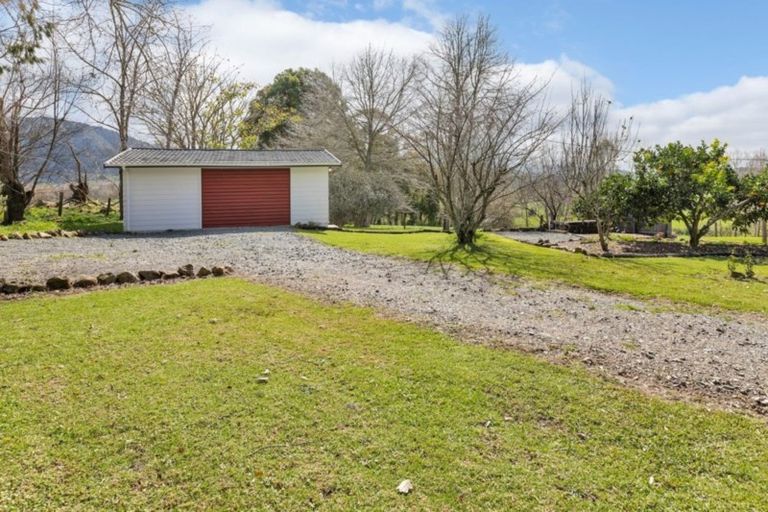 Photo of property in 2468 Mangakahia Road, Parakao, Whangarei, 0172
