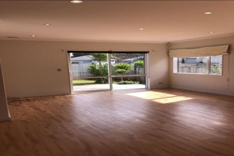 Photo of property in 21a Stamford Crescent, Flat Bush, Auckland, 2019