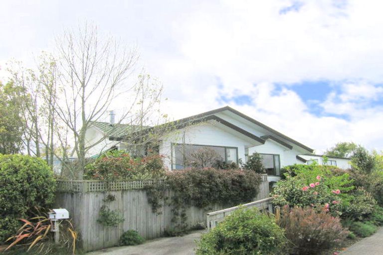 Photo of property in 2/9 Astelia Way, Waipahihi, Taupo, 3330