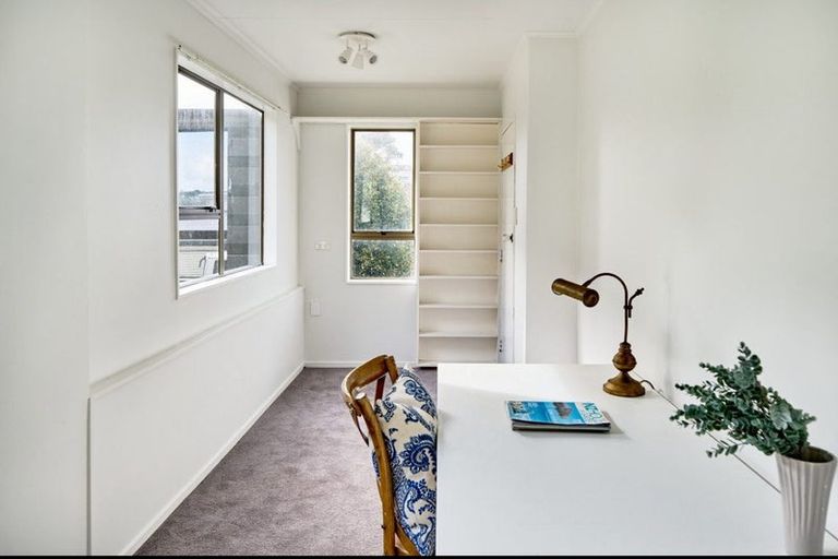 Photo of property in 27 Old Coach Road, Johnsonville, Wellington, 6037