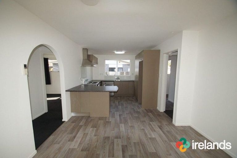 Photo of property in 6a Auburn Avenue, Upper Riccarton, Christchurch, 8041