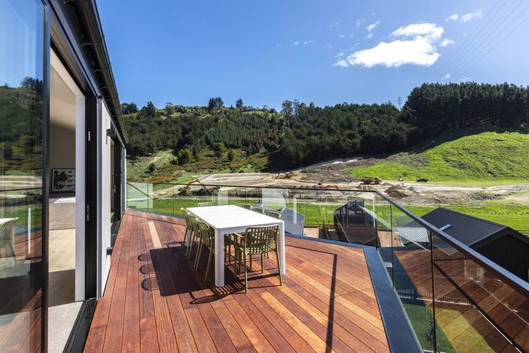 Photo of property in 8 Flowers Lane, Cracroft, Christchurch, 8022