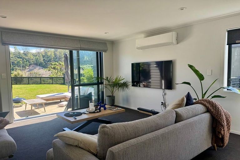 Photo of property in 8 Holystone Road, Whitby, Porirua, 5024